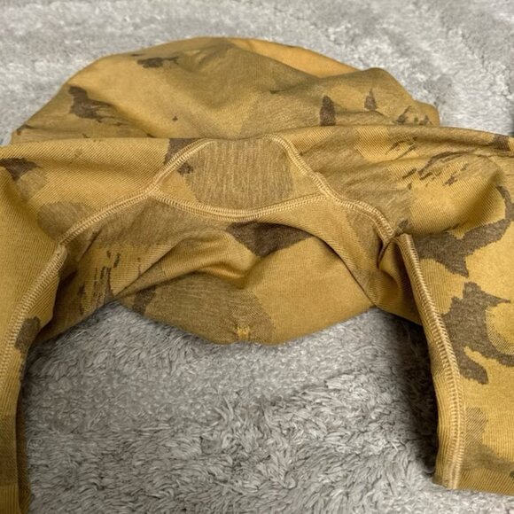 Gymshark Adapt Camo Seamless Legging - Picture 6 of 6